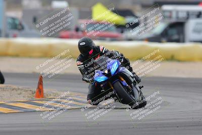 media/Jan-15-2023-SoCal Trackdays (Sun) [[c1237a034a]]/Turn 2 Set 2 (1155am)/